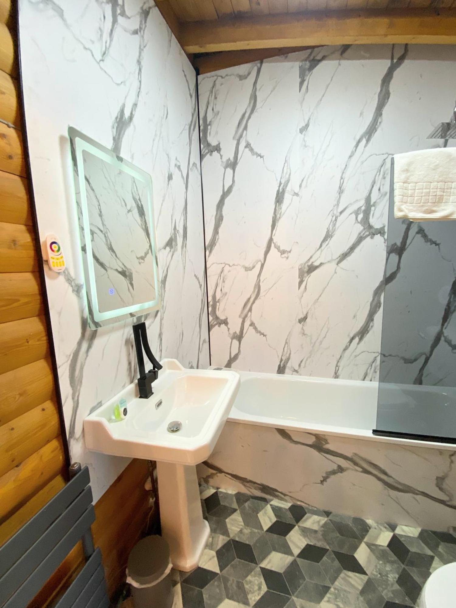 Kaoglen Squirrel Drey-Hot Tub-Pet Friendly-Perth Balnald Exterior foto