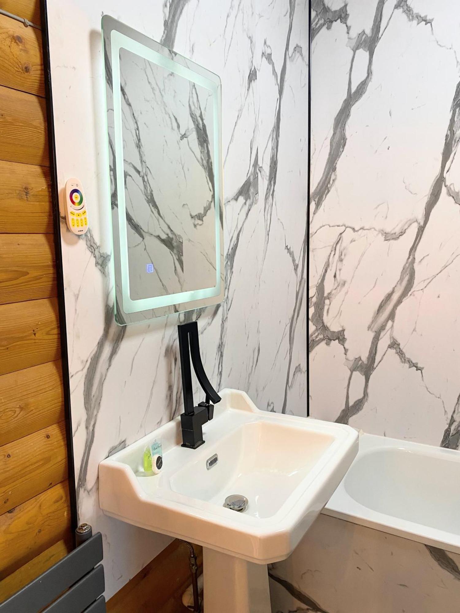 Kaoglen Squirrel Drey-Hot Tub-Pet Friendly-Perth Balnald Exterior foto